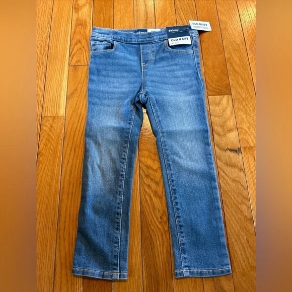 New 3 Piece Lot Old Navy Blue Skinny Jeans Shorts Cat & Jack Sweatshirt Size 4T - Picture 2 of 12